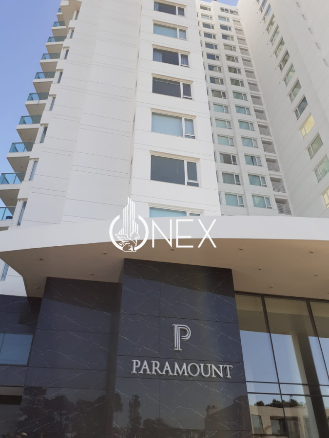 Apartamento ID.4489 - Venta apartamento de 2 dormitorios y 2 baños con amenities en primera línea de playa mansa.