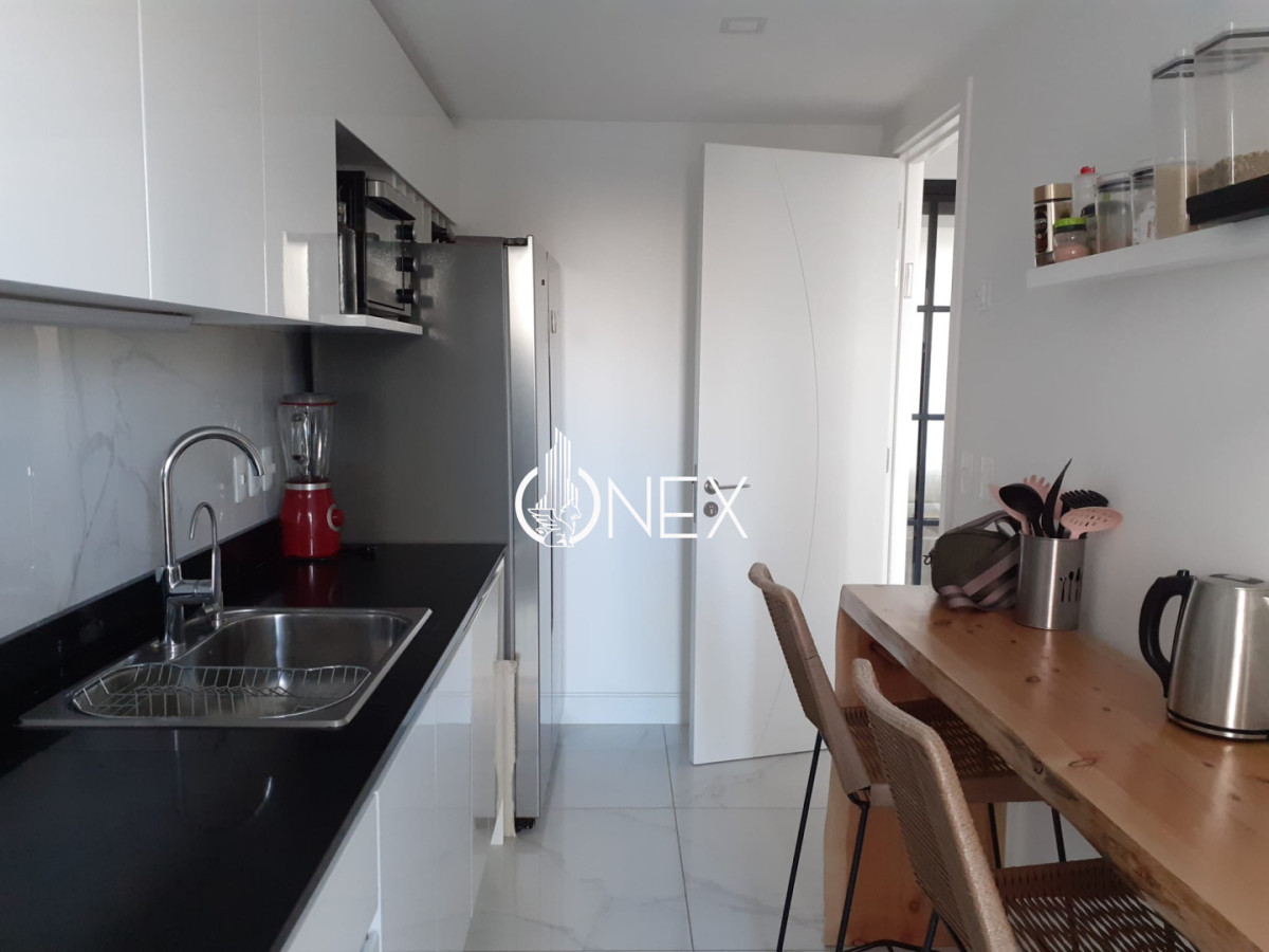 Apartamento ID.4489 - Venta apartamento de 2 dormitorios y 2 baños con amenities en primera línea de playa mansa.