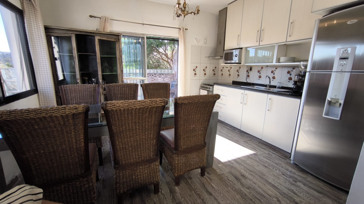 Casa 4 dormitorios y apartamento independiente - Buceo