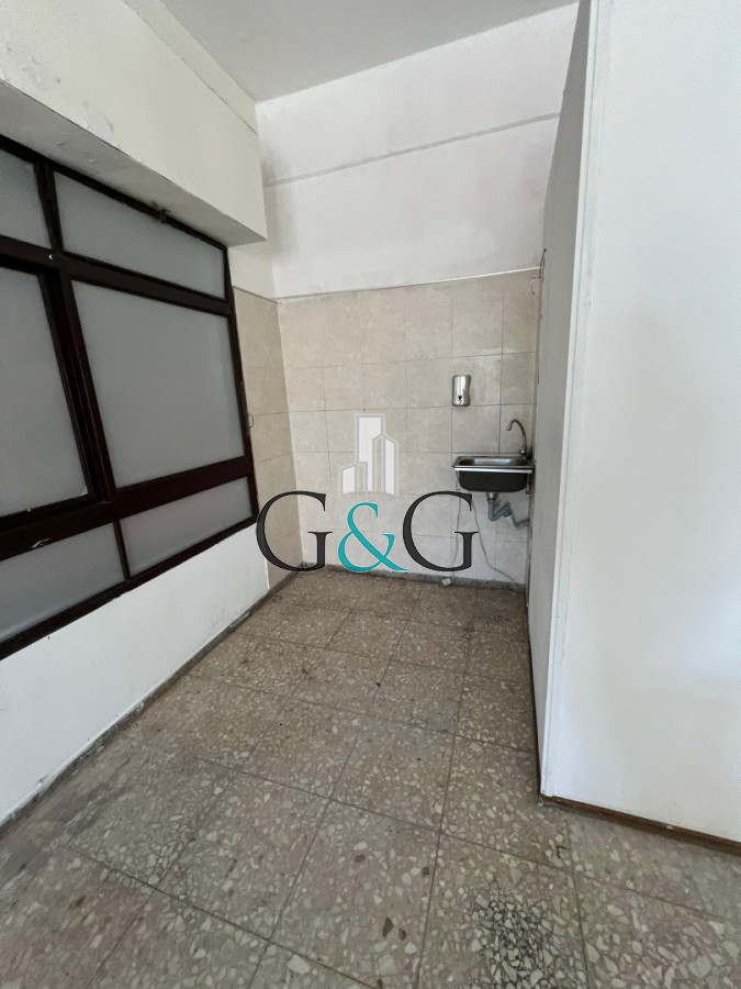 Local Comercial ID.74 - Local comercial multirubro - Buceo 