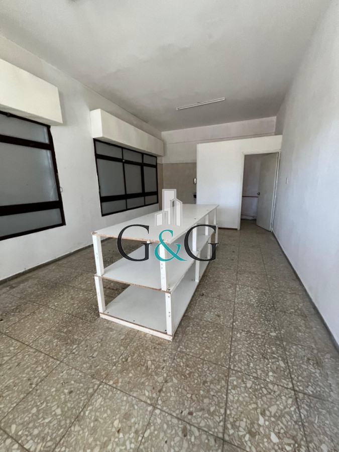 Local Comercial ID.74 - Local comercial multirubro - Buceo 