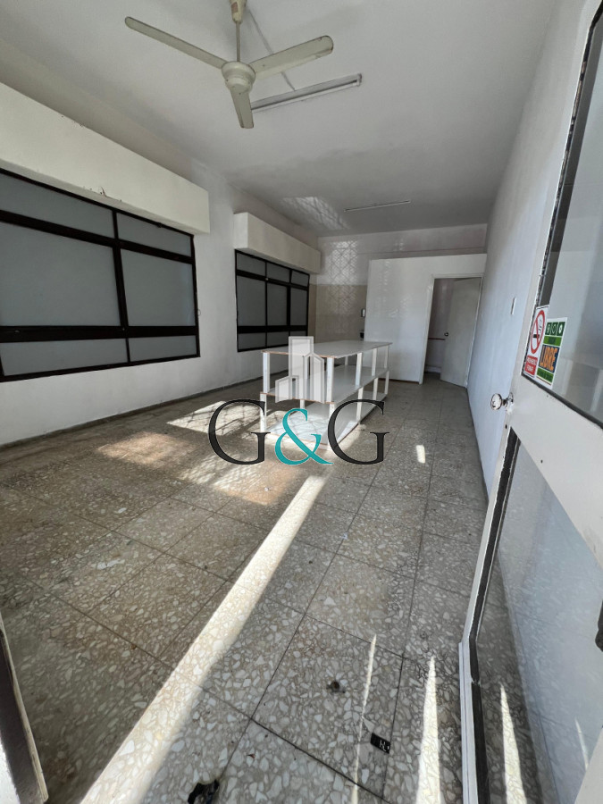 Local Comercial ID.74 - Local comercial multirubro - Buceo 