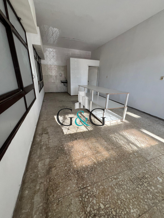 Local Comercial ID.74 - Local comercial multirubro - Buceo 