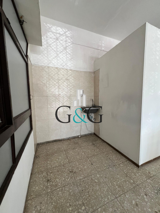 Local Comercial ID.74 - Local comercial multirubro - Buceo 