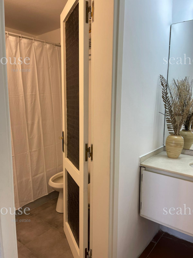Apartamento Ref.1186 - Venta Apartamento Punta del Este Piso Alto Estupenda Vista y Amenities