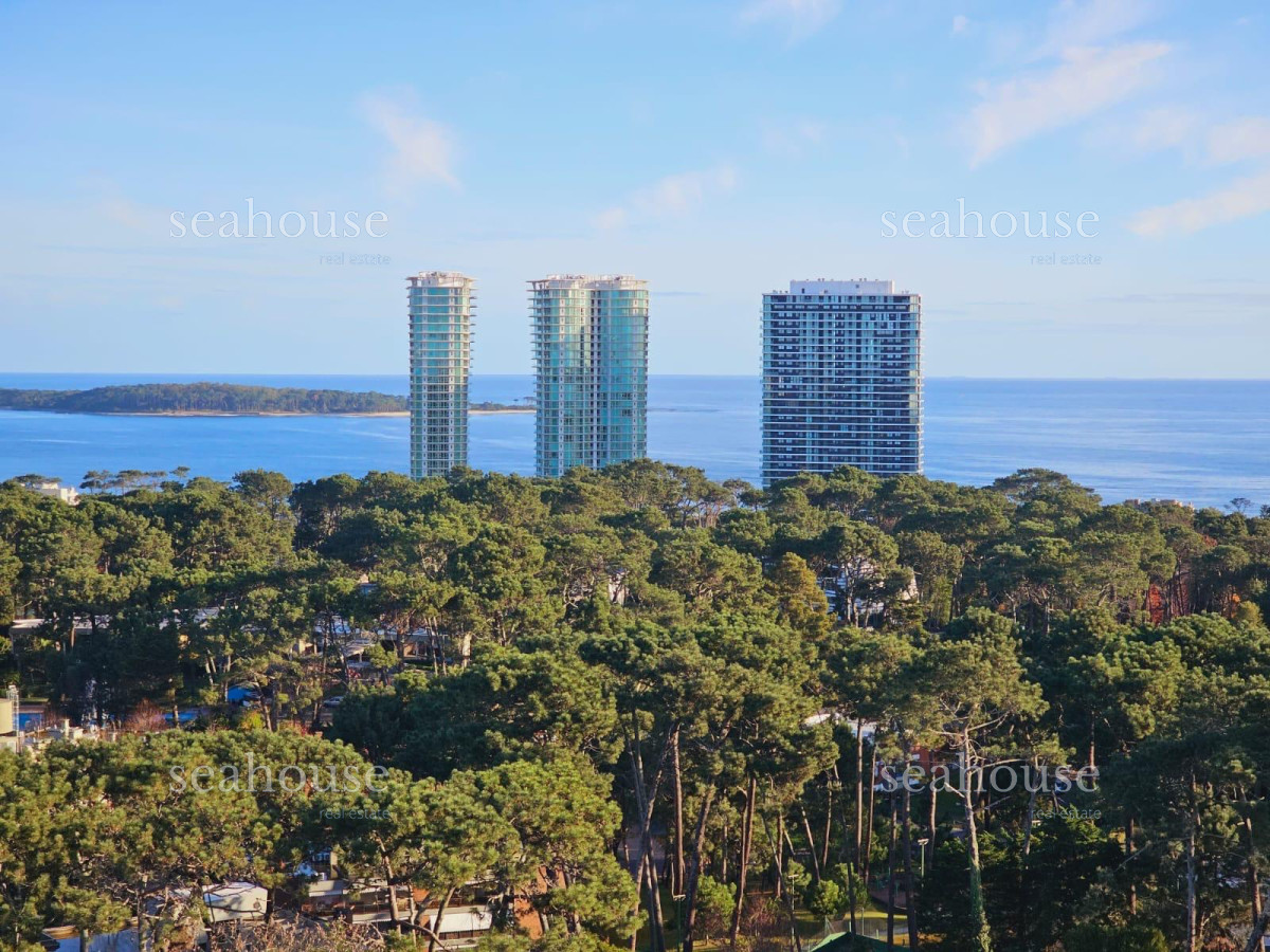 Apartamento Ref.1186 - Venta Apartamento Punta del Este Piso Alto Estupenda Vista y Amenities