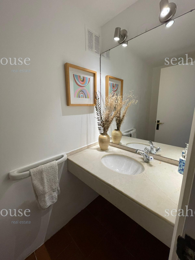 Apartamento Ref.1186 - Venta Apartamento Punta del Este Piso Alto Estupenda Vista y Amenities