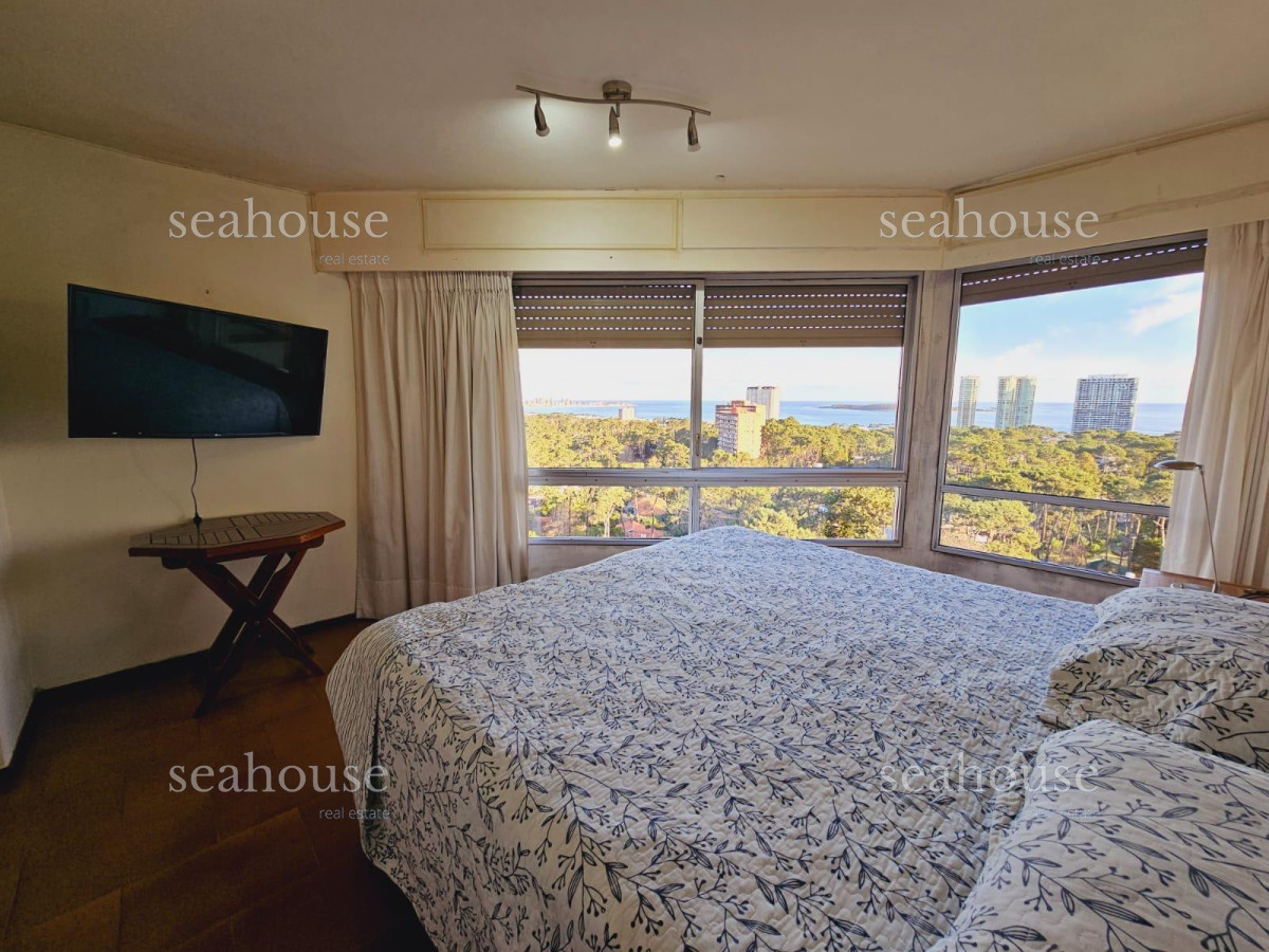 Apartamento Ref.1186 - Venta Apartamento Punta del Este Piso Alto Estupenda Vista y Amenities