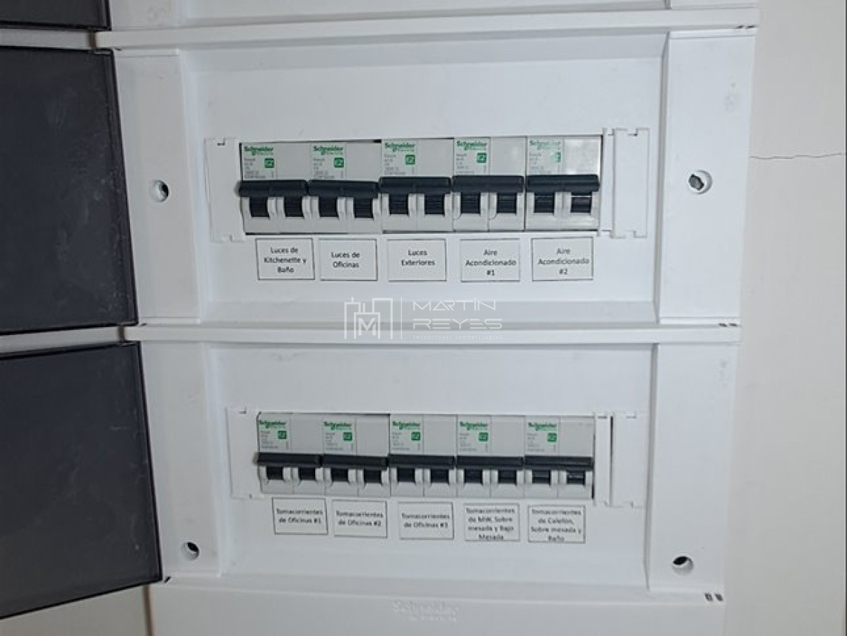 Oficina ID.1098 - Alquiler Oficina Carrasco Arocena Próximo Ideal Estudio Contable Escribanos  cod 1098