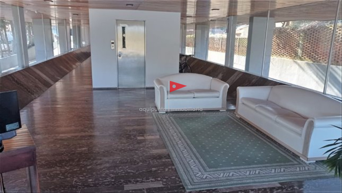 Apartamento ID.47 - Alquiler Anual Apartamento Punta Del Este Mansa Rambla 2 Dorm 2 baños suite cochera