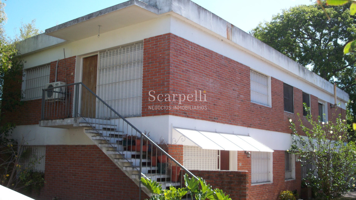 Apartamento ID.50391 - Venta Punta Gorda Ph de Altos Lateral 2 dormitorios estufa leña Garage Con Renta