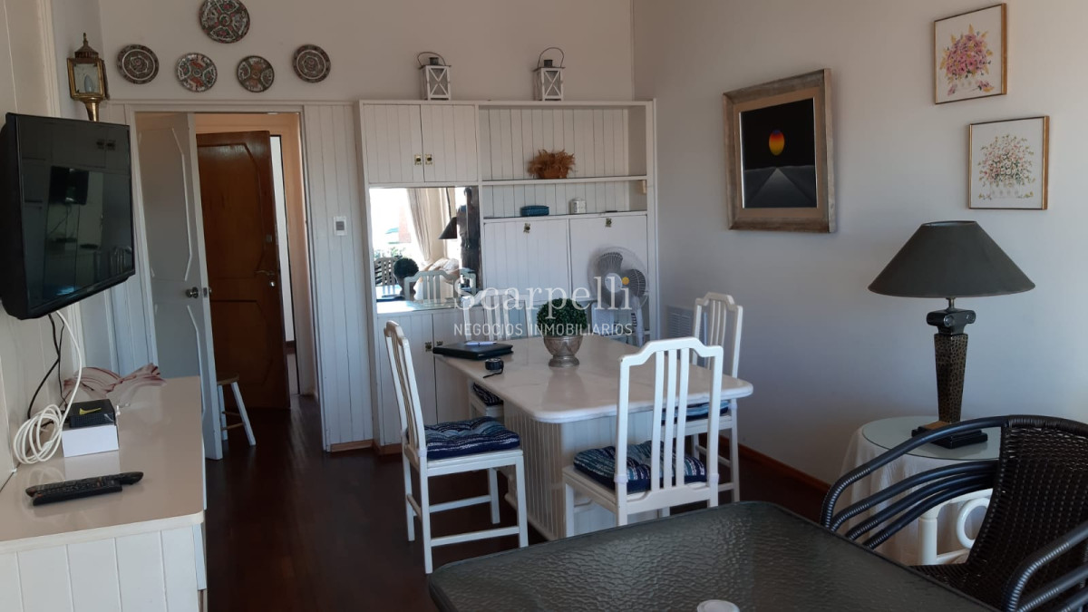 Apartamento ID.10519 - Oportundiad Única Península con vista al Emir con gran terraza  y cómoda Cochera en Edificio clásico Punta Esteño