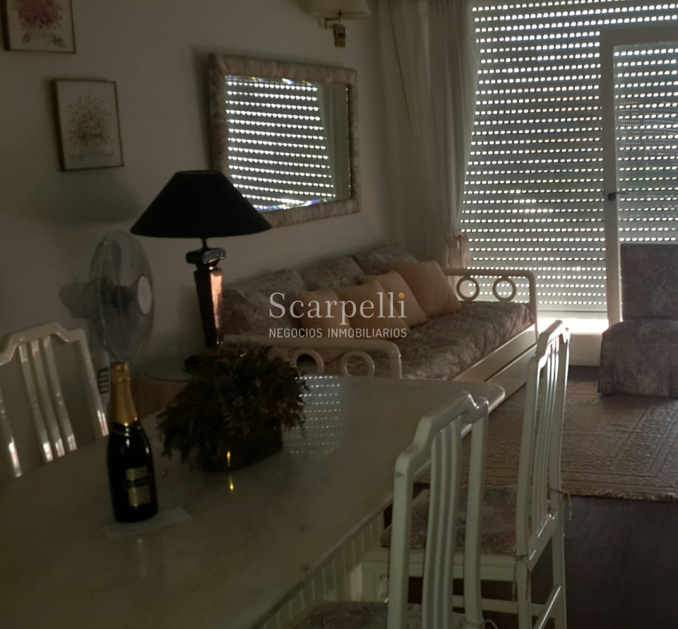 Apartamento ID.10519 - Oportundiad Única Península con vista al Emir con gran terraza  y cómoda Cochera en Edificio clásico Punta Esteño