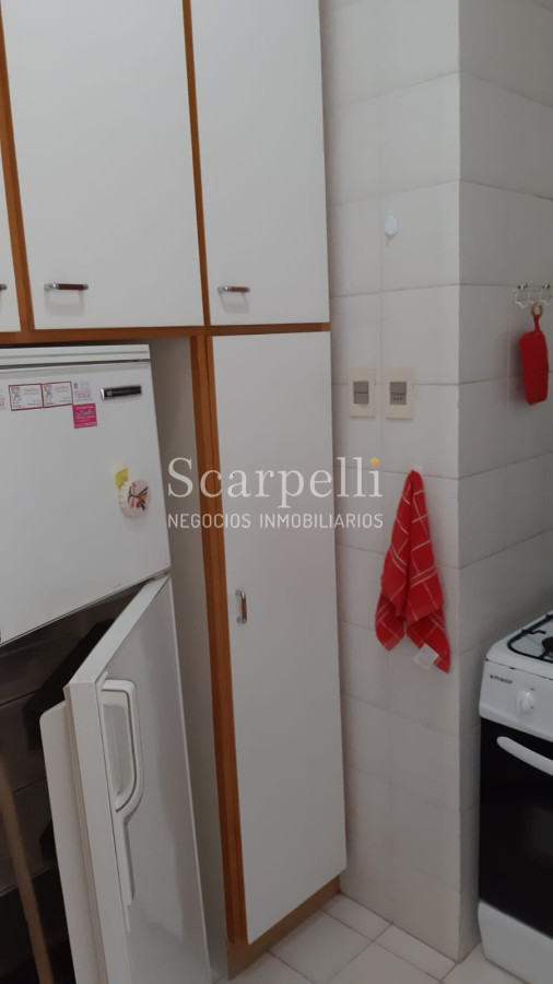 Apartamento ID.10519 - Oportundiad Única Península con vista al Emir con gran terraza  y cómoda Cochera en Edificio clásico Punta Esteño