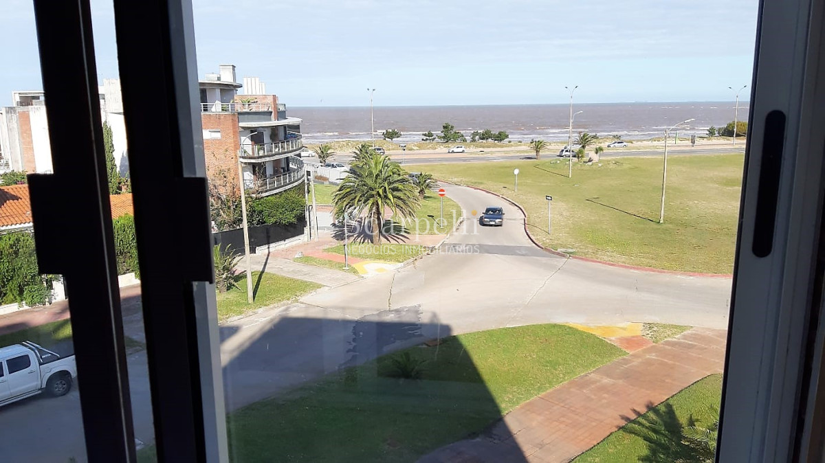Apartamento ID.10556 - Amplio apartamento en Edificio Clásico de Carrasco con la mejor vista