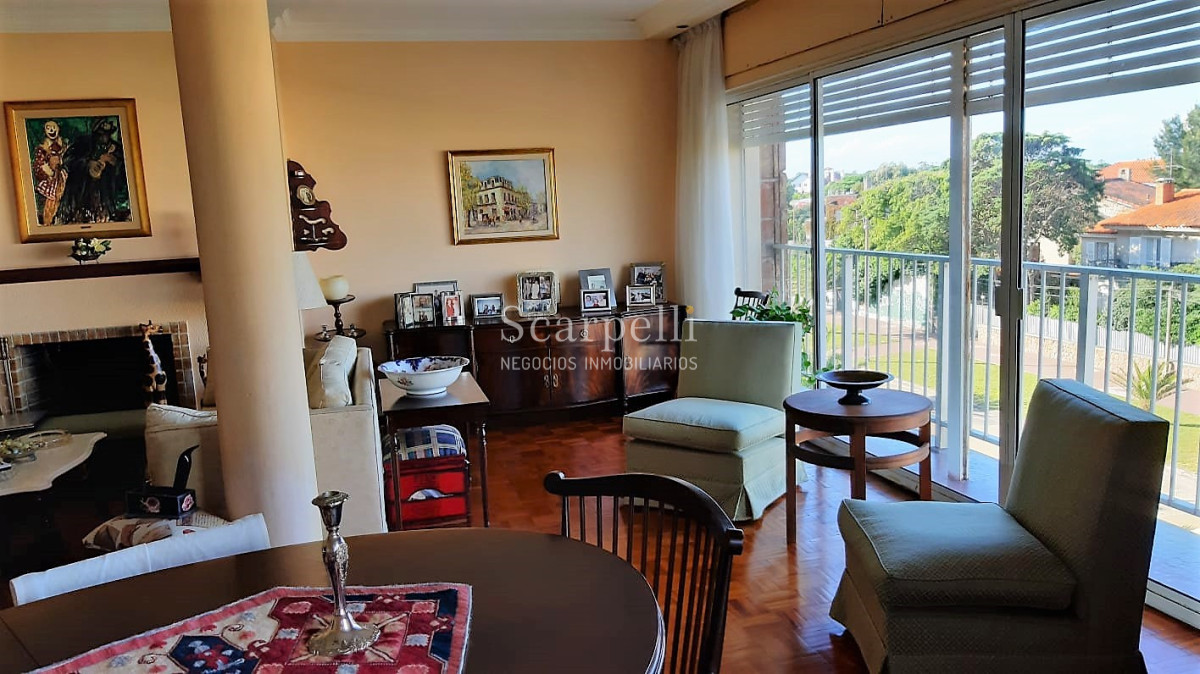 Apartamento ID.10556 - Amplio apartamento en Edificio Clásico de Carrasco con la mejor vista