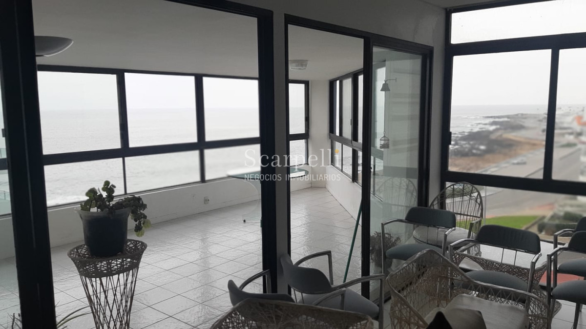 Apartamento ID.12147 - Edificio de Categoría  con vista a la Isla de Lobos, Isla Gorriti y Puerto de Punta del Este
