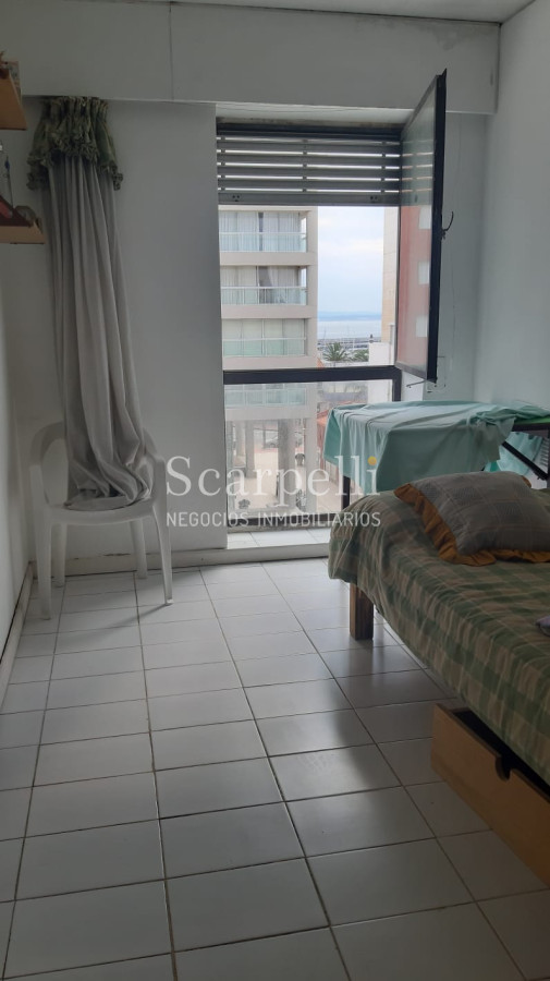 Apartamento ID.12147 - Edificio de Categoría  con vista a la Isla de Lobos, Isla Gorriti y Puerto de Punta del Este