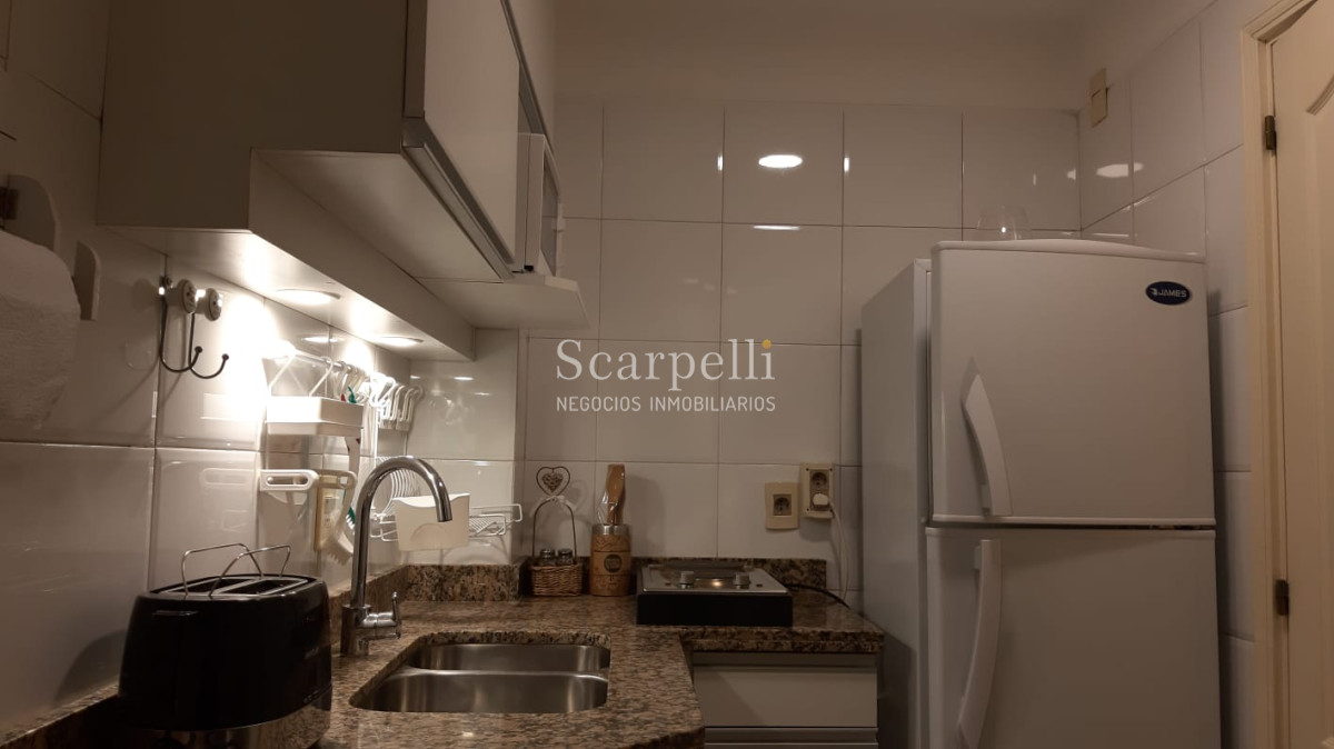 Apartamento ID.12838 - Alquiler Apartamento Rambla Pocitos piso alto equipado 1 dormitorio con garage