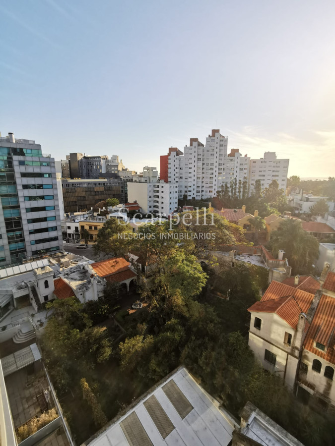 Apartamento ID.12898 - Punta Carretas muy proximo a la Rambla,  Club de Golf y Shopping Punta Carretas Piso Alto totalmente equipado