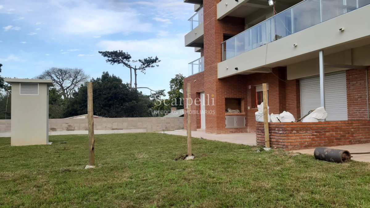 Apartamento ID.12918 - Estrene en Carrasco Apartamento de excelente calidad con amplios espacios verdes y la mejor orientación Norte con todo el Sol