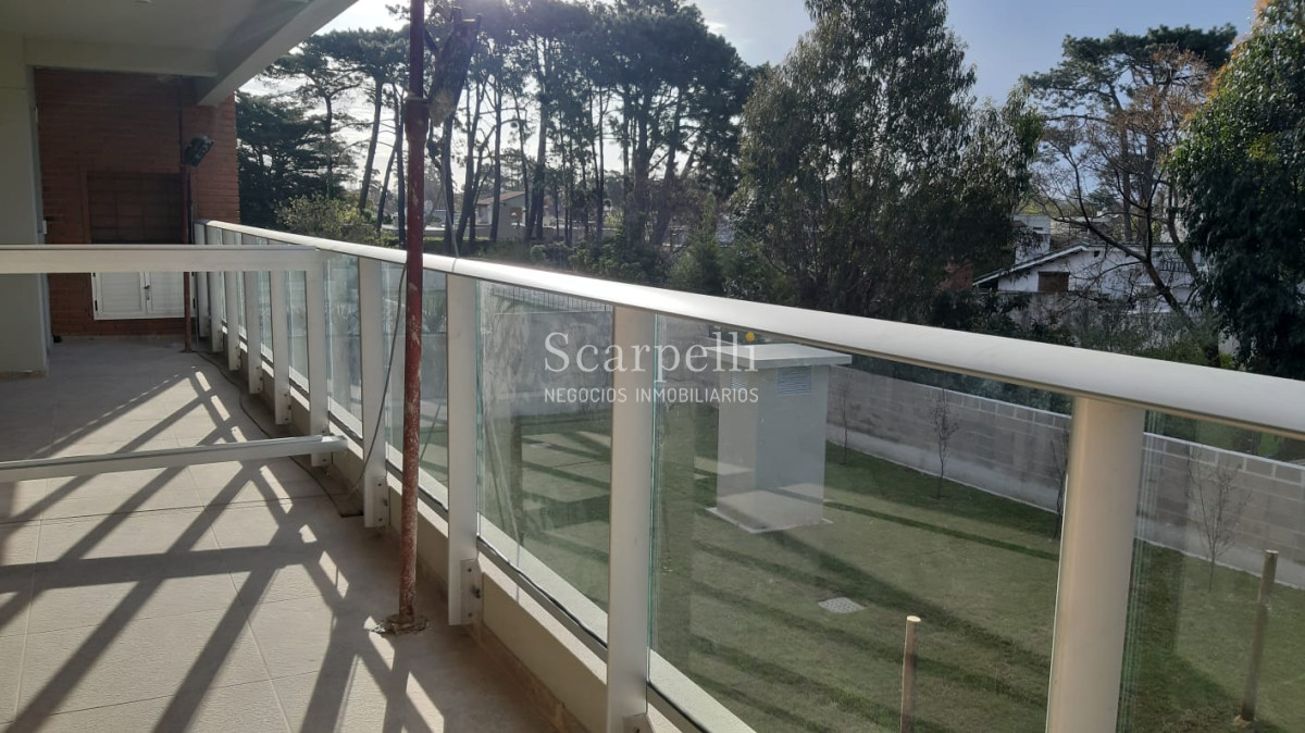 Apartamento ID.12918 - Estrene en Carrasco Apartamento de excelente calidad con amplios espacios verdes y la mejor orientación Norte con todo el Sol