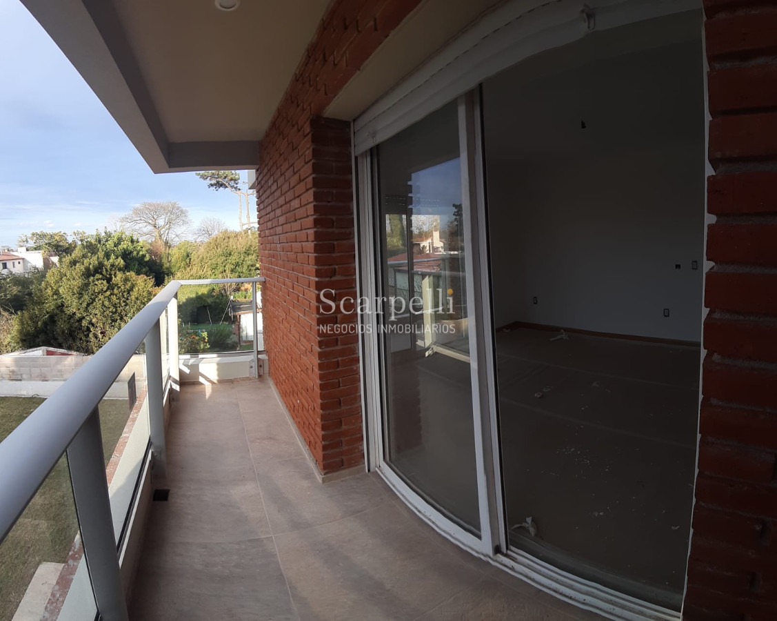 Apartamento ID.12918 - Estrene en Carrasco Apartamento de excelente calidad con amplios espacios verdes y la mejor orientación Norte con todo el Sol