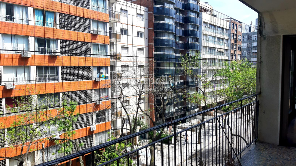 Apartamento ID.13393 - Apartamento Pocitos proximo Rambla: Guayaqui y Berro: 4 dormitorios + 3 baños + garage y Terraza