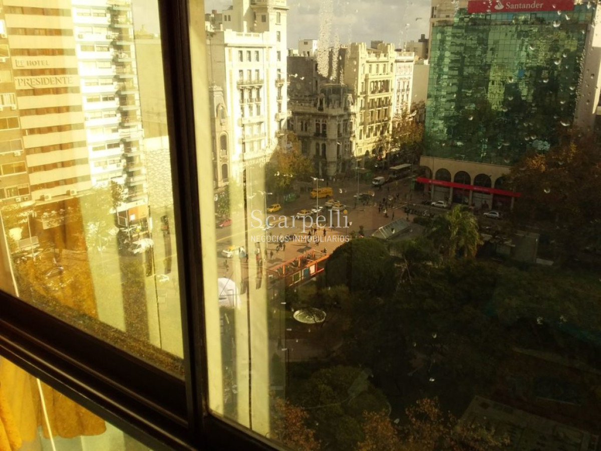 Apartamento ID.14583 - Monoambiente Totalmente equipado en Piso Alto frente a Plaza del Entrevero y a mts. de nuestra principal Avenida.