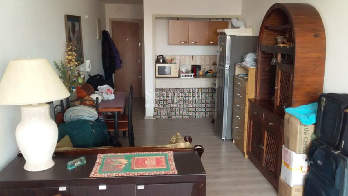 Apartamento ID.14583 - Monoambiente Totalmente equipado en Piso Alto frente a Plaza del Entrevero y a mts. de nuestra principal Avenida.