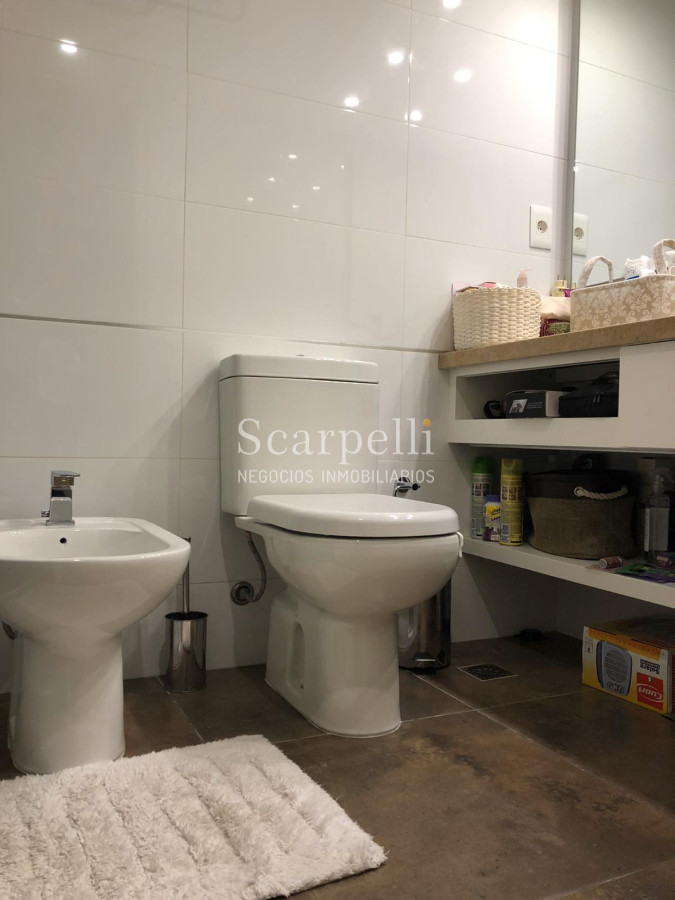 Apartamento ID.14660 - Apartamento en Malvín Céntrico : Orinoco y Estrázulas 2 dormitorios y 2 baños + Cochera todo a nuevo.-