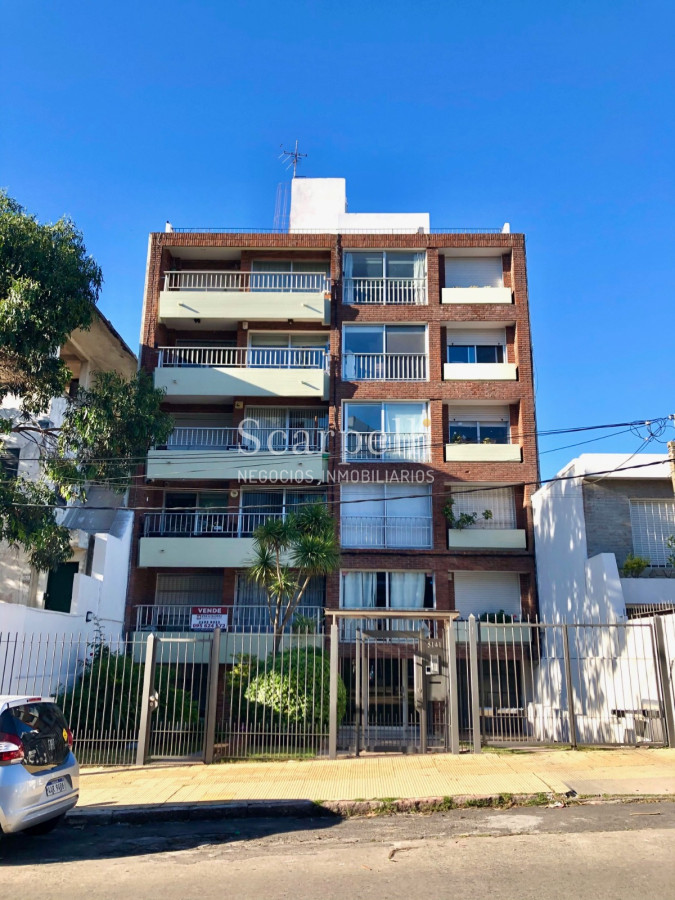 Apartamento ID.14660 - Apartamento en Malvín Céntrico : Orinoco y Estrázulas 2 dormitorios y 2 baños + Cochera todo a nuevo.-