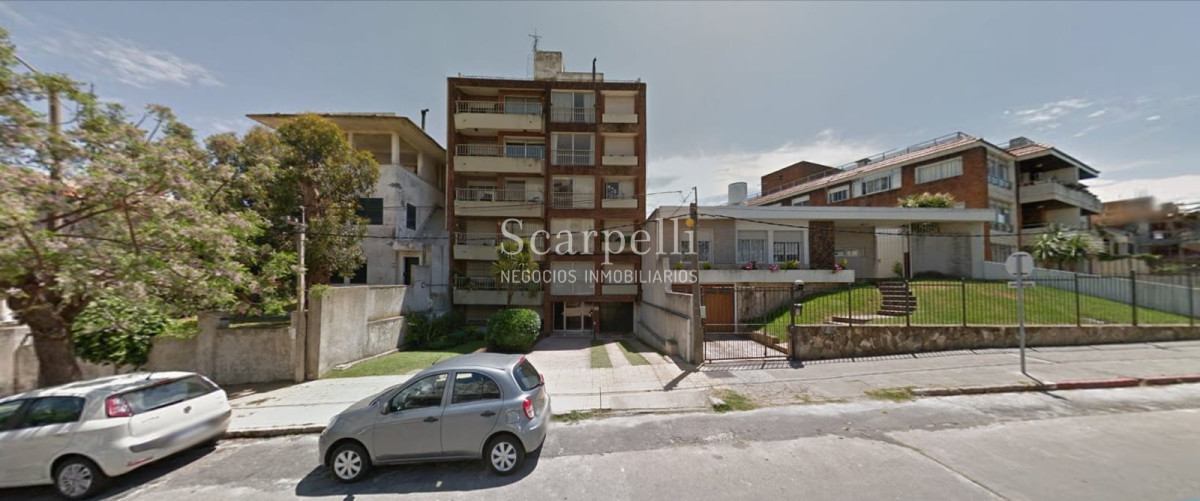 Apartamento ID.14660 - Apartamento en Malvín Céntrico : Orinoco y Estrázulas 2 dormitorios y 2 baños + Cochera todo a nuevo.-