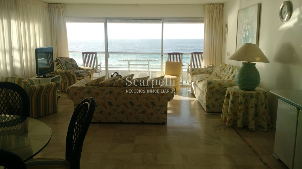 Apartamento ID.14776 - Apartamento en primerísima línea frente a El Emir en plena Península edificio con muy pocos co -propietarios.-