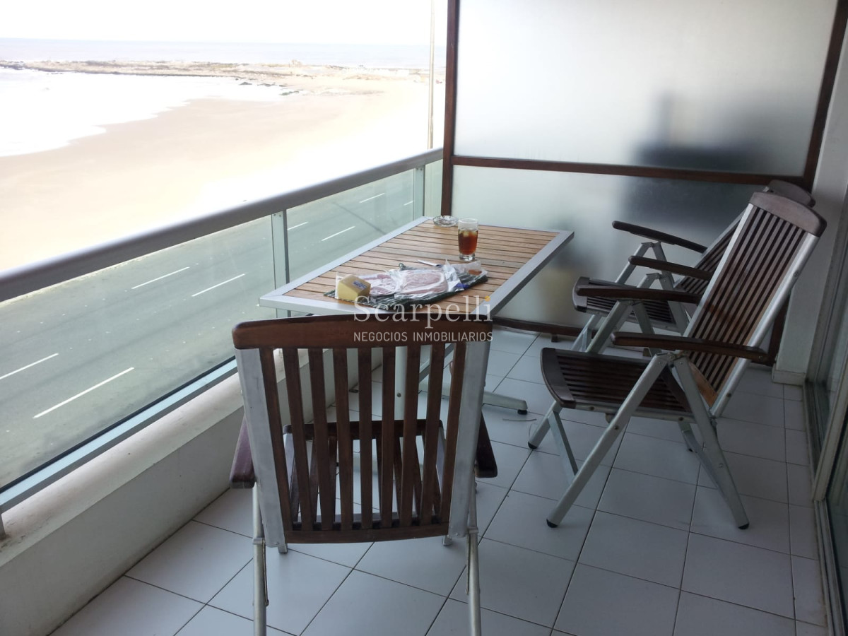 Apartamento ID.14776 - Apartamento en primerísima línea frente a El Emir en plena Península edificio con muy pocos co -propietarios.-