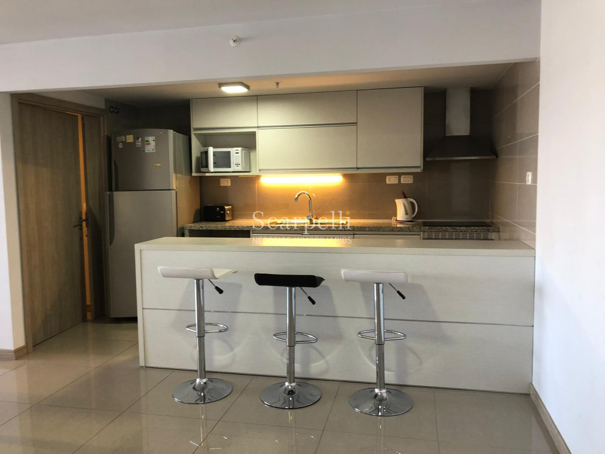 Apartamento ID.14815 - Frente a La Olla : Piso Alto : Edif. Onix con todos los Amenities, excelente vista & Amplios Ambientes.-