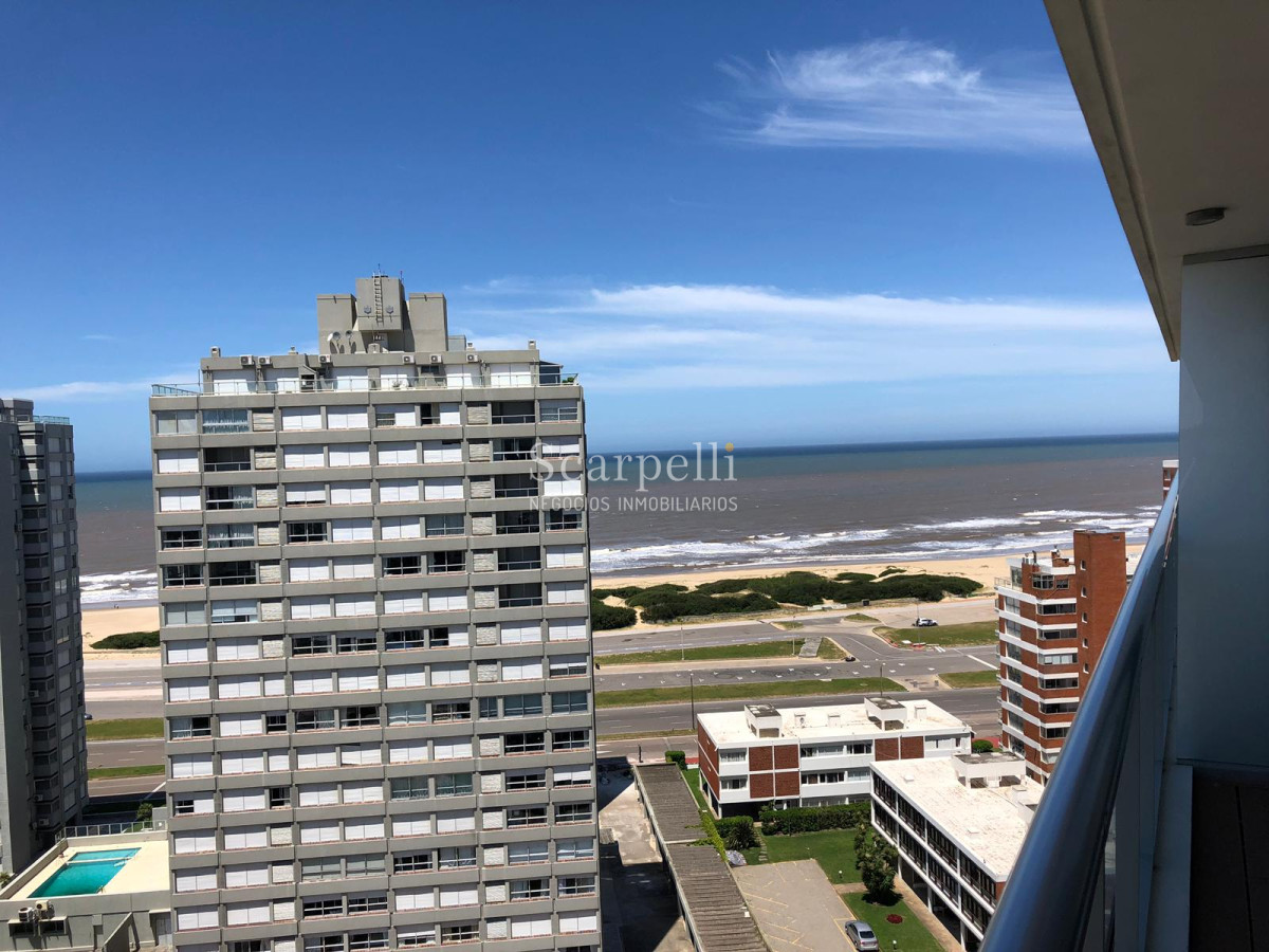 Apartamento ID.14815 - Frente a La Olla : Piso Alto : Edif. Onix con todos los Amenities, excelente vista & Amplios Ambientes.-