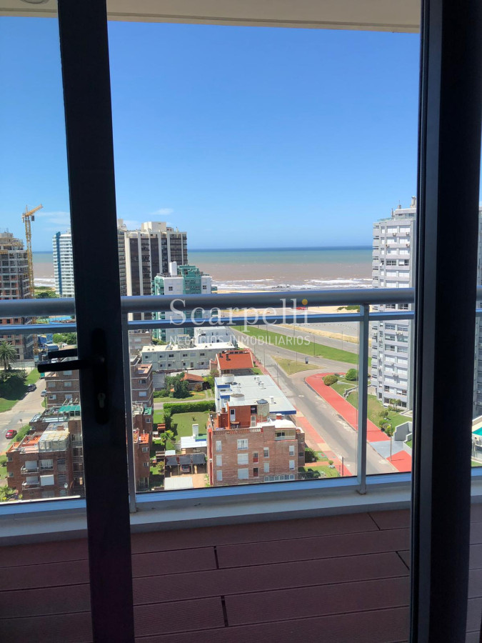 Apartamento ID.14815 - Frente a La Olla : Piso Alto : Edif. Onix con todos los Amenities, excelente vista & Amplios Ambientes.-