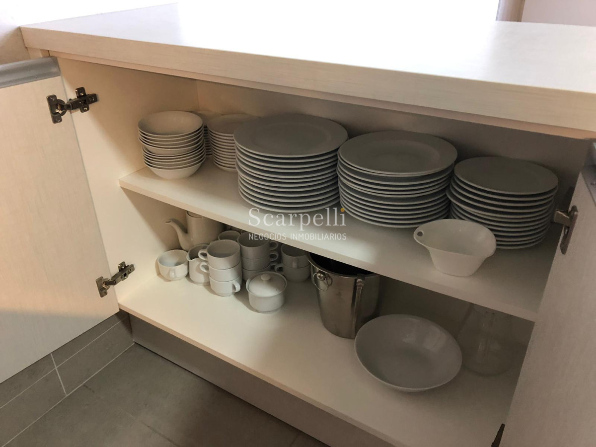 Apartamento ID.14815 - Frente a La Olla : Piso Alto : Edif. Onix con todos los Amenities, excelente vista & Amplios Ambientes.-