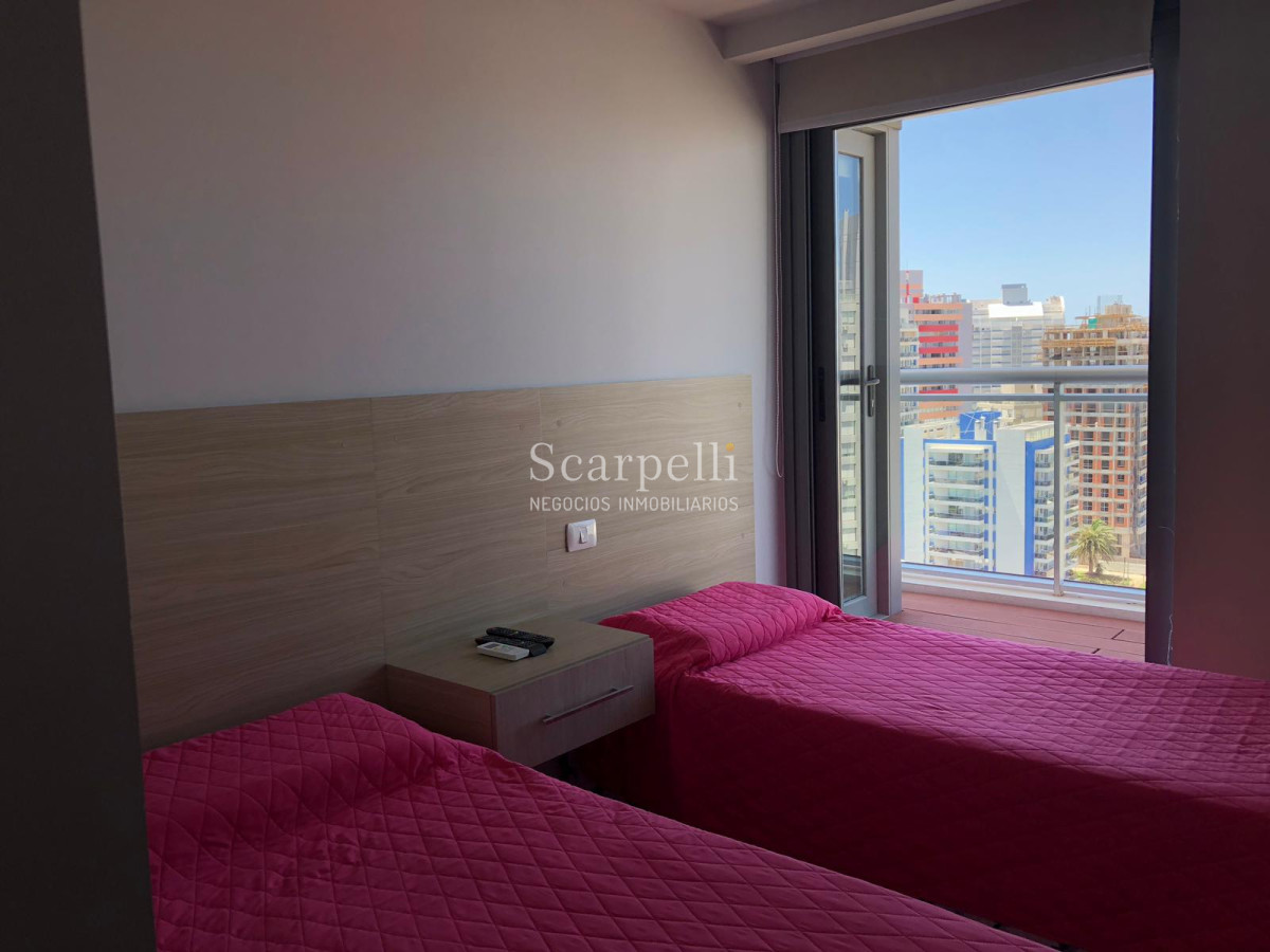 Apartamento ID.14815 - Frente a La Olla : Piso Alto : Edif. Onix con todos los Amenities, excelente vista & Amplios Ambientes.-