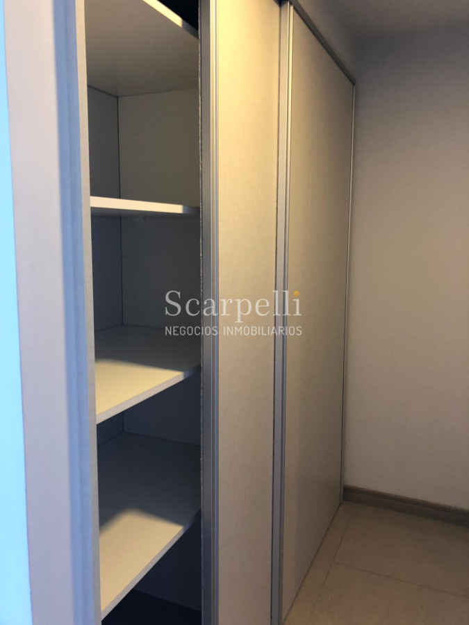 Apartamento ID.14815 - Frente a La Olla : Piso Alto : Edif. Onix con todos los Amenities, excelente vista & Amplios Ambientes.-