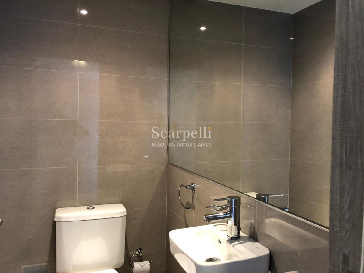 Apartamento ID.14815 - Frente a La Olla : Piso Alto : Edif. Onix con todos los Amenities, excelente vista & Amplios Ambientes.-