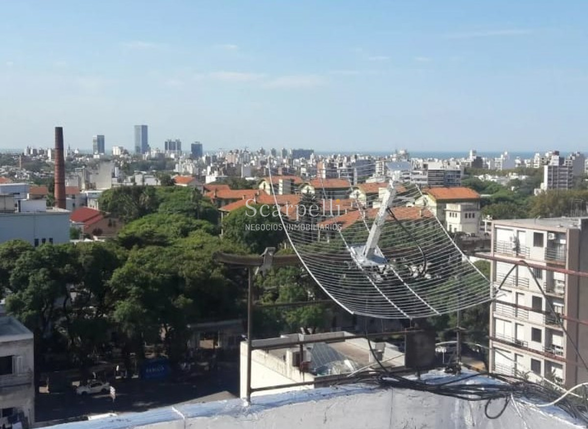 Apartamento ID.14951 - Apartamento en Piso Alto con excelente Vista  a mts. de 18 de Julio y Obelisco.-