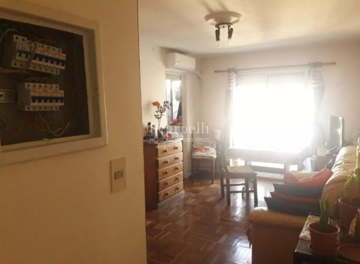 Apartamento ID.14951 - Apartamento en Piso Alto con excelente Vista  a mts. de 18 de Julio y Obelisco.-
