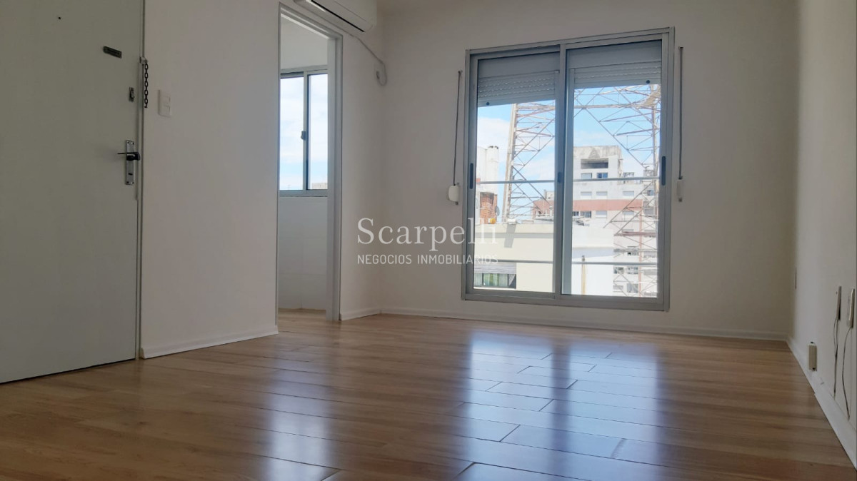 Apartamento ID.14951 - Apartamento en Piso Alto con excelente Vista  a mts. de 18 de Julio y Obelisco.-
