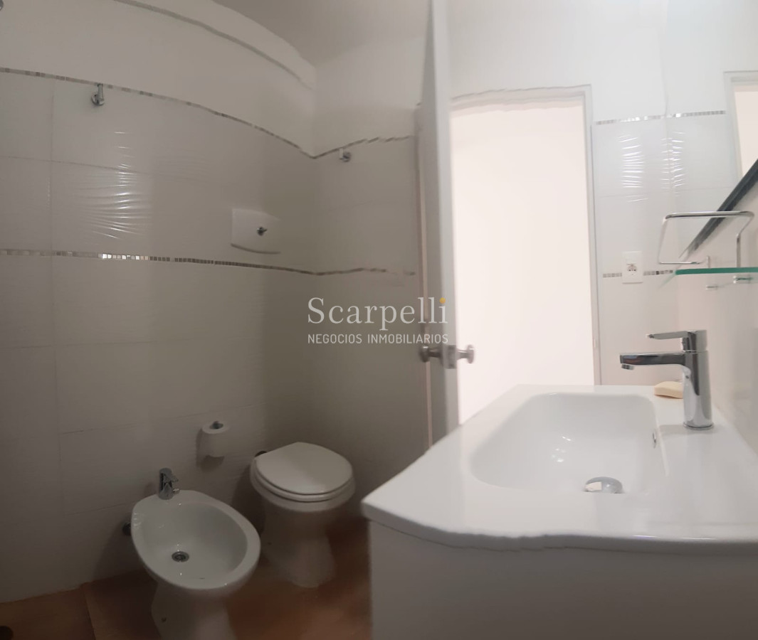 Apartamento ID.14951 - Apartamento en Piso Alto con excelente Vista  a mts. de 18 de Julio y Obelisco.-