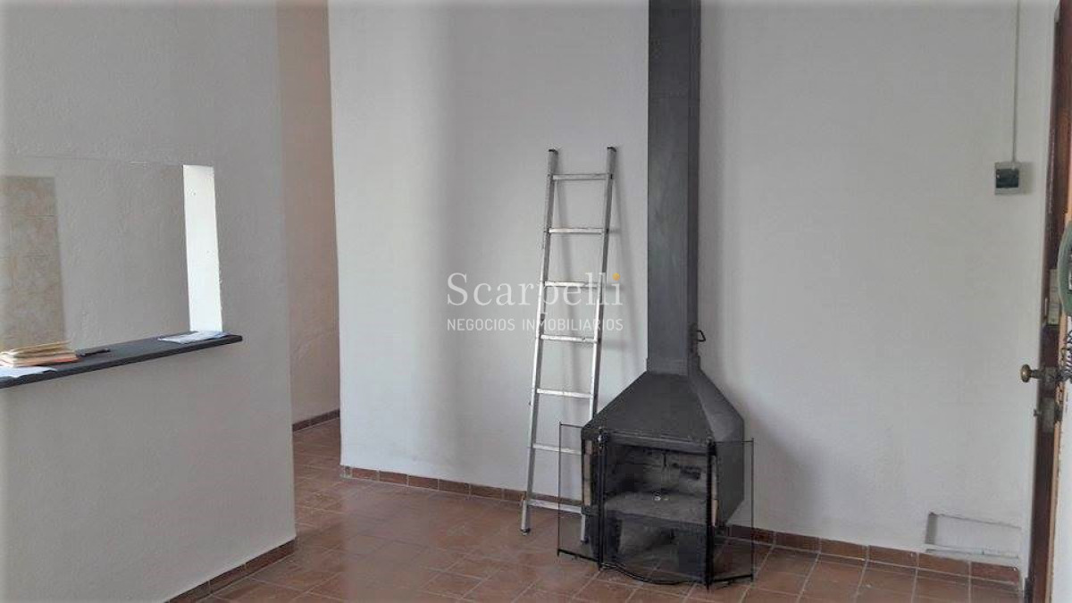 Apartamento ID.14965 - Alquiler Pocitos Apartamento Contrafrente  2 dormitorios Proximo Plaza Varela estufa leña patio