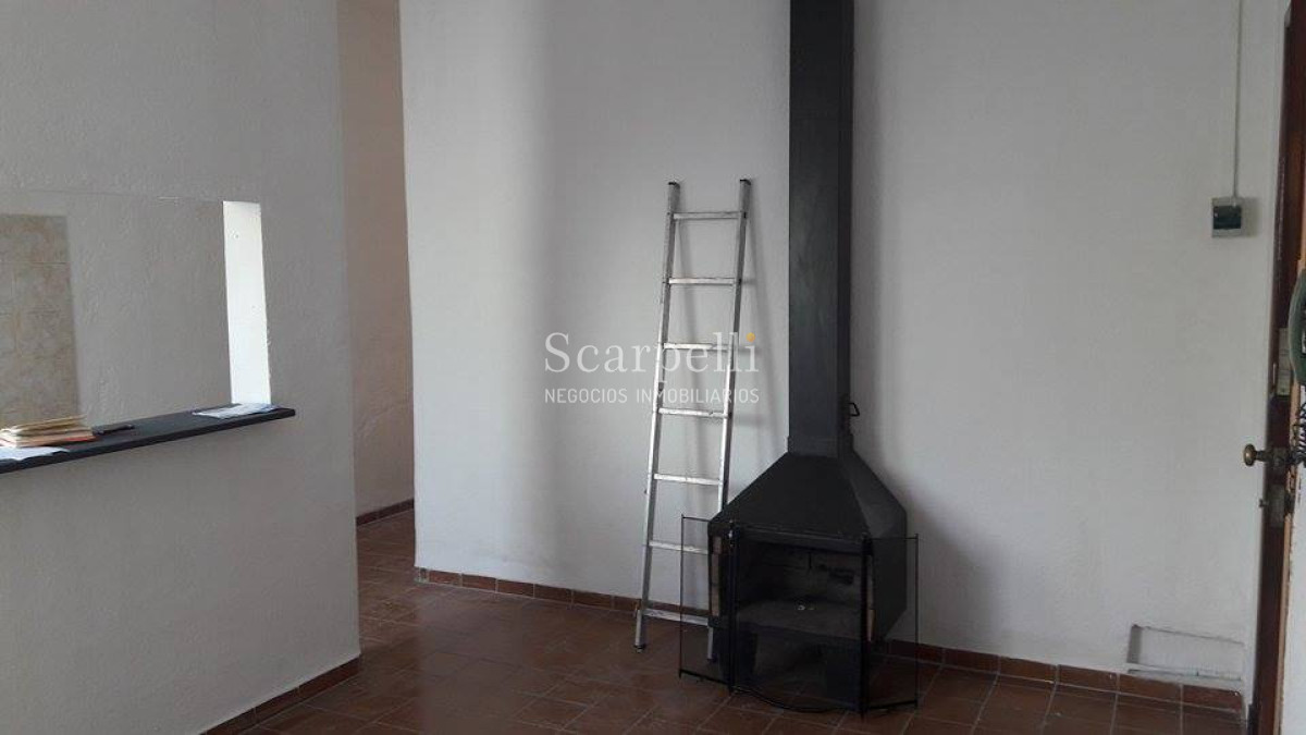 Apartamento ID.14965 - Alquiler Pocitos Apartamento Contrafrente  2 dormitorios Proximo Plaza Varela estufa leña patio
