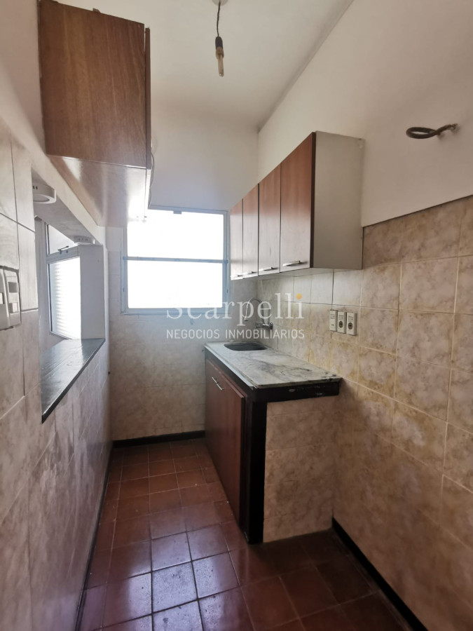 Apartamento ID.14965 - Alquiler Pocitos Apartamento Contrafrente  2 dormitorios Proximo Plaza Varela estufa leña patio