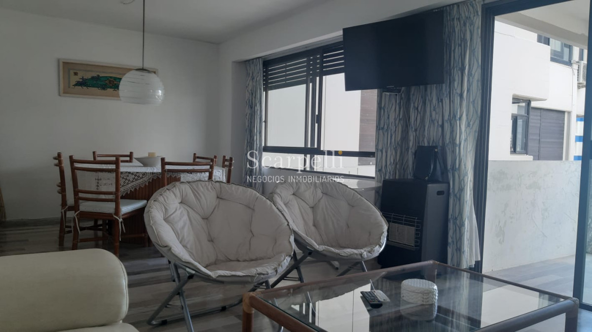 Apartamento ID.14984 - PARQUEMAR II  Frente a los Dedos y en el 2do. Centro Comercial de Pde con todos los servicios a mano y la Plaza Gastronómica mas en cuenta de la Península.-